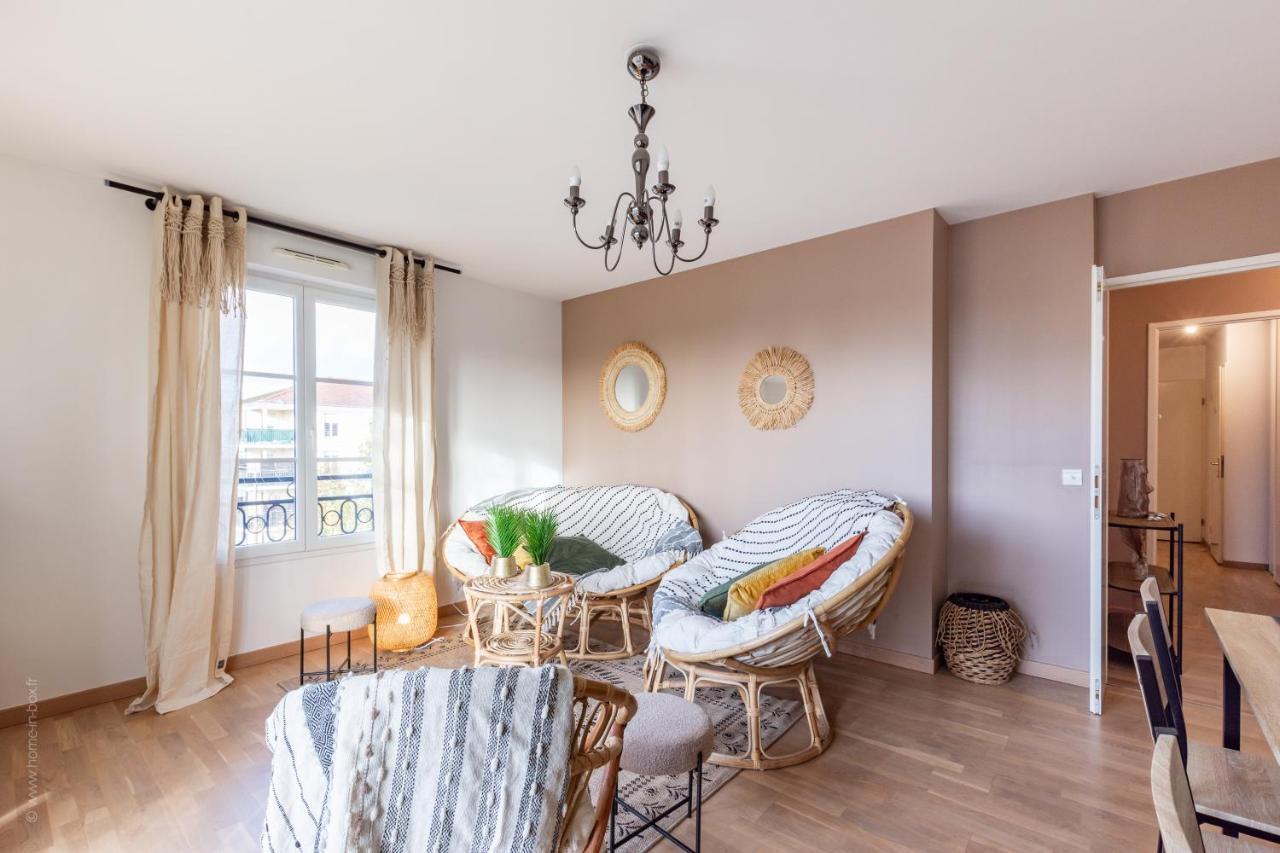 شقة Luxe Flat For 7 - Fairytale Factory بوسي سان جورْج المظهر الخارجي الصورة