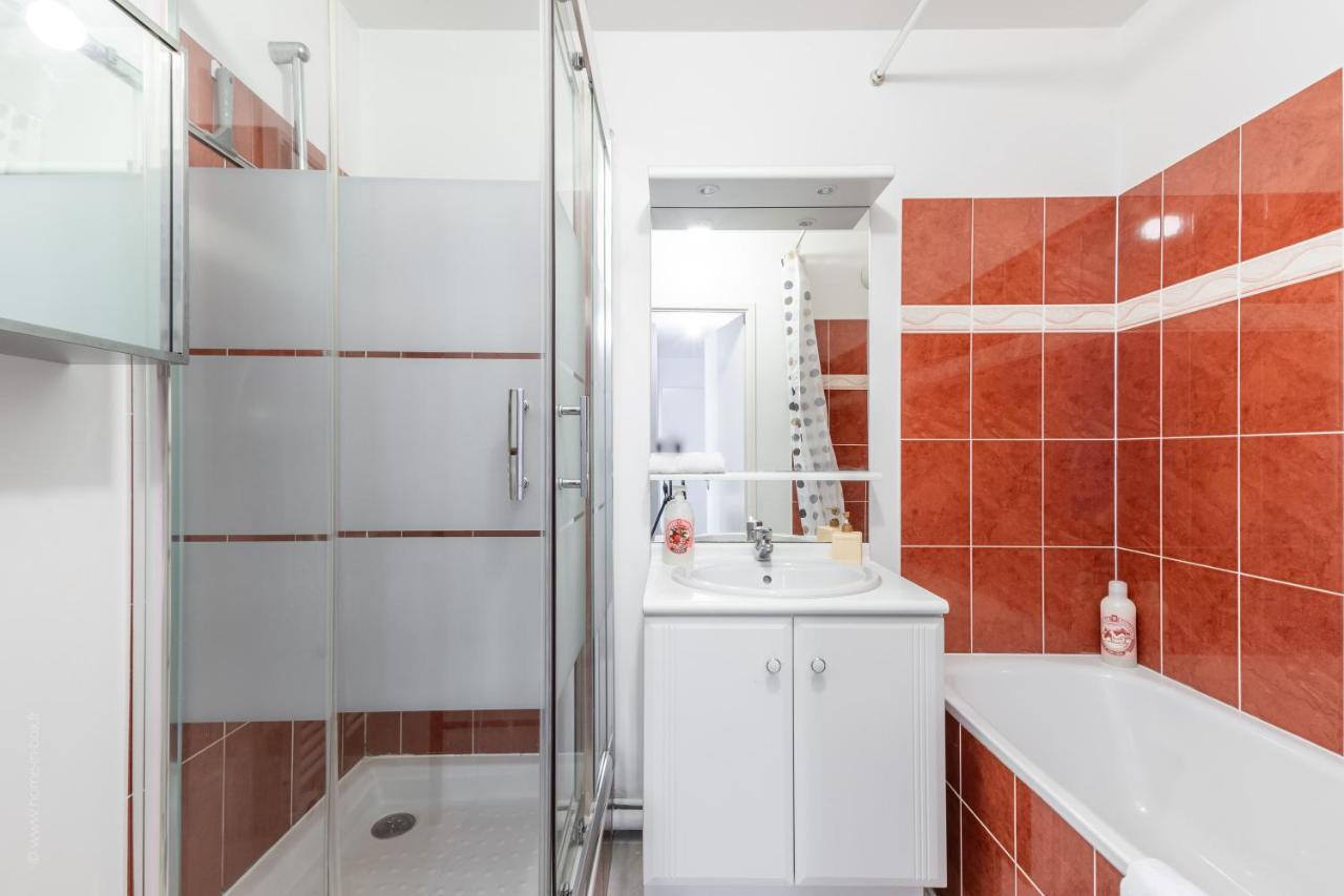 شقة Luxe Flat For 7 - Fairytale Factory بوسي سان جورْج المظهر الخارجي الصورة