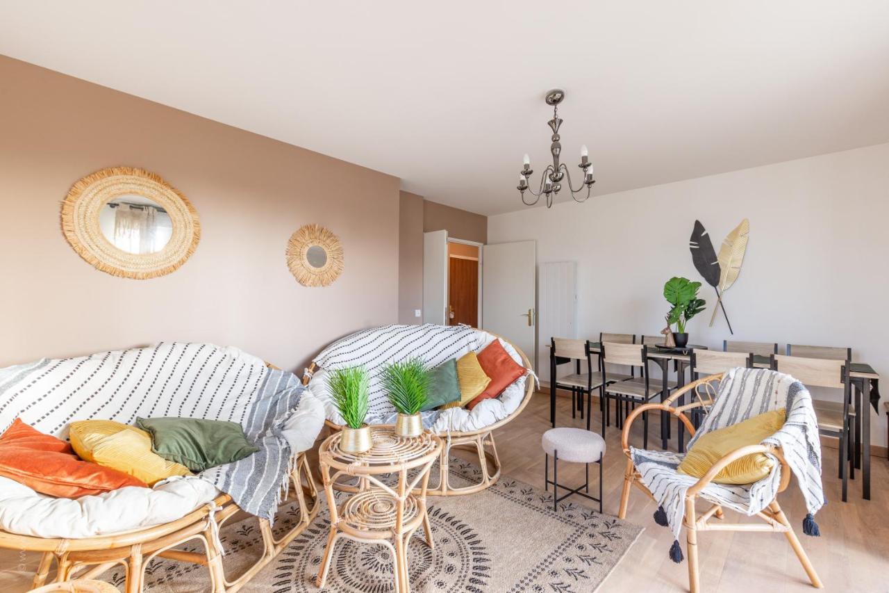 شقة Luxe Flat For 7 - Fairytale Factory بوسي سان جورْج المظهر الخارجي الصورة