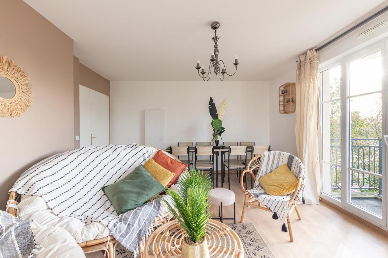 شقة Luxe Flat For 7 - Fairytale Factory بوسي سان جورْج المظهر الخارجي الصورة